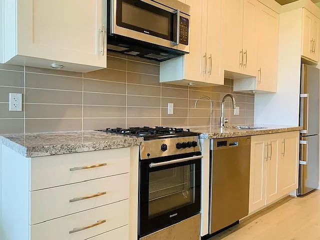 5011 Springs Blvd #307 — Photo 4