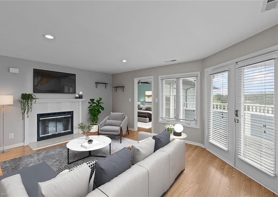1st image of 4840 Bay Landing Dr