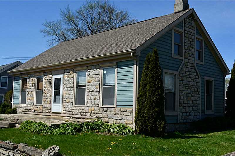 1st image of 219 N Main St