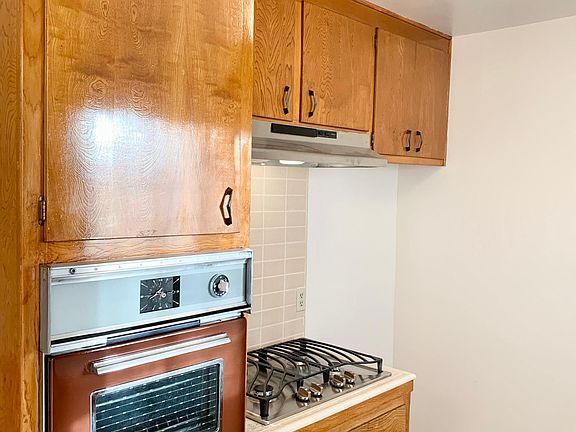 2nd image of 1222 N New Hampshire Ave #14