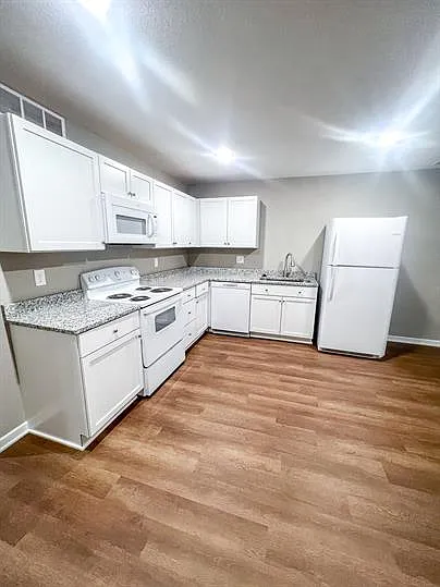 405 Jefferson St #A — Photo 11