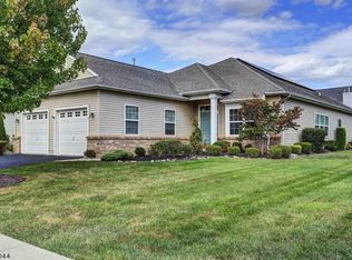 2 Esplanade Dr, Somerset, NJ 08873