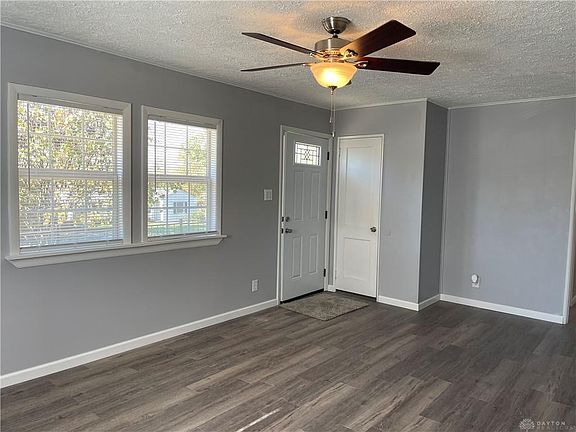 3rd image of 25 Glenmore Dr