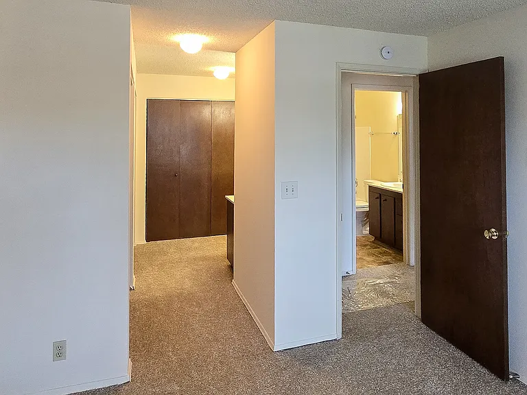 Highlands Apartments — Photo 7