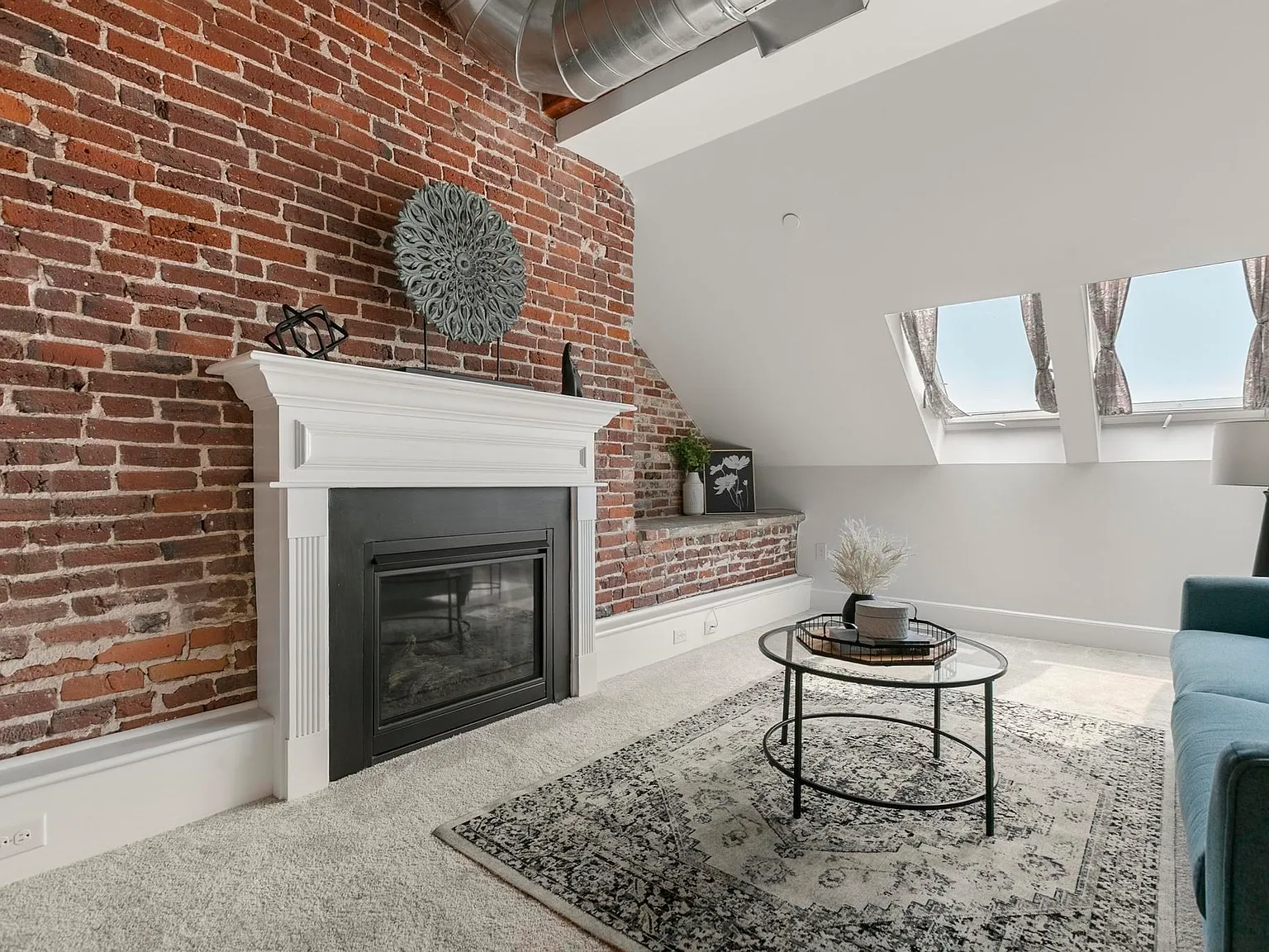 2 bed, 1300 sqft, $2,900 — Photo 3