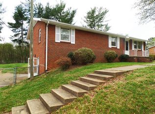 492 23rd Avenue Dr NE, Hickory, NC 28601