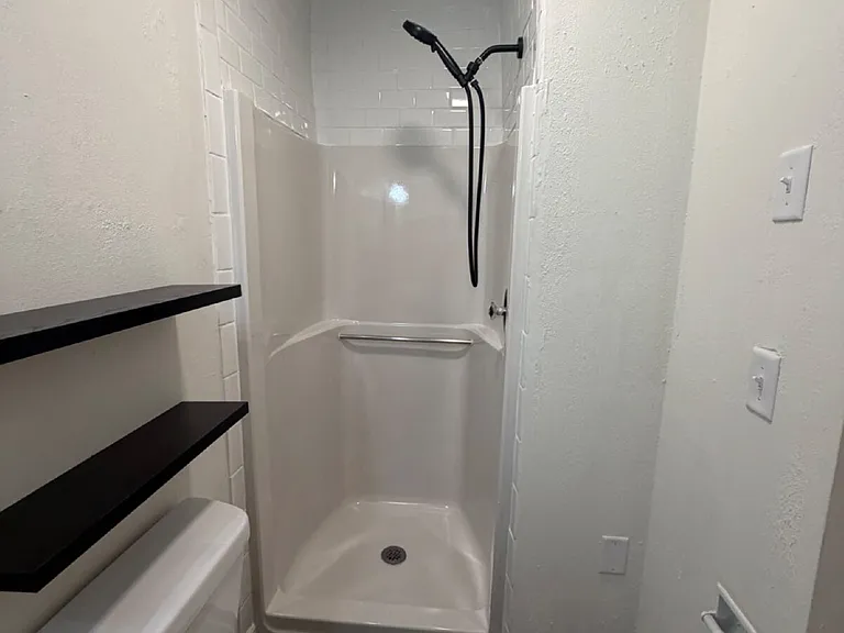 2116 W Elm St — Photo 18