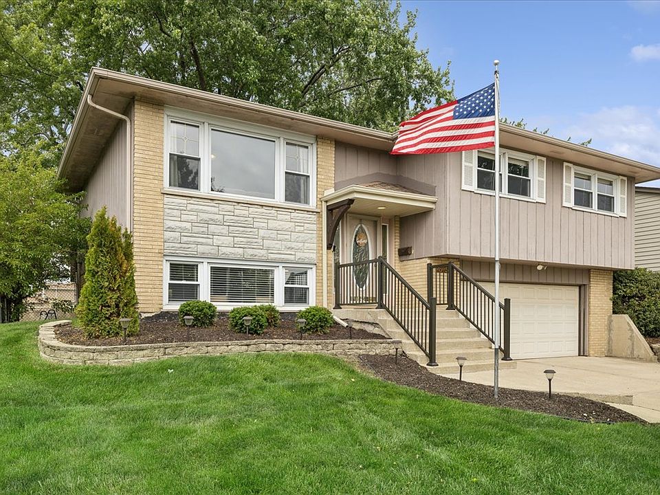 1st image of 15954 Ozark Ave