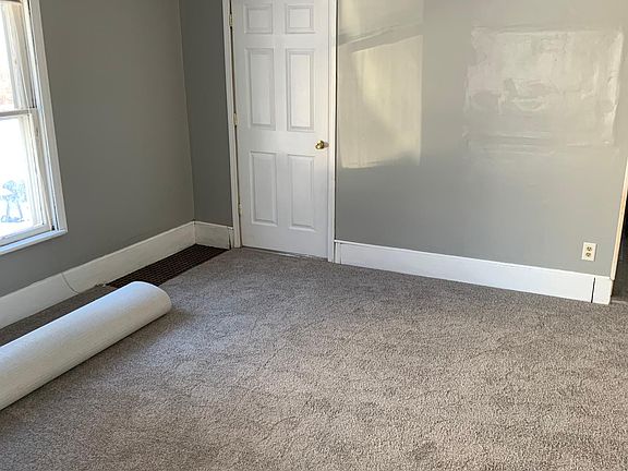 3rd image of 393 Hall Ave