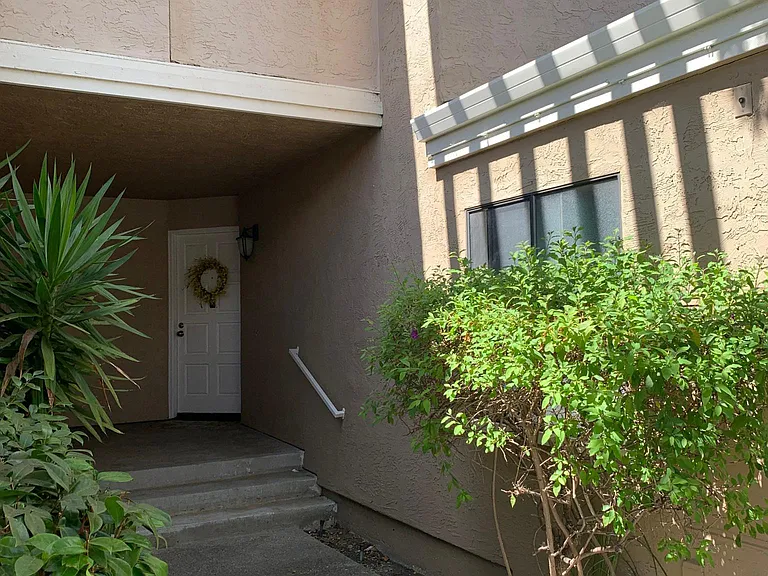 140 Albacore Ln #140 — Photo 2
