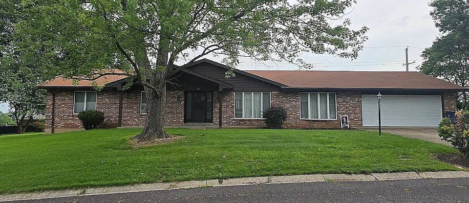 1st image of 805 Fairview Dr