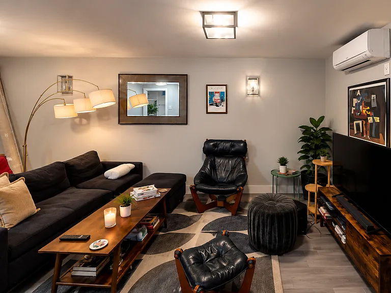 1652 Cornelia St #1 — Photo 11
