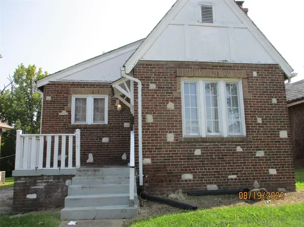 214 Emerling Dr, Saint Louis, MO 63121