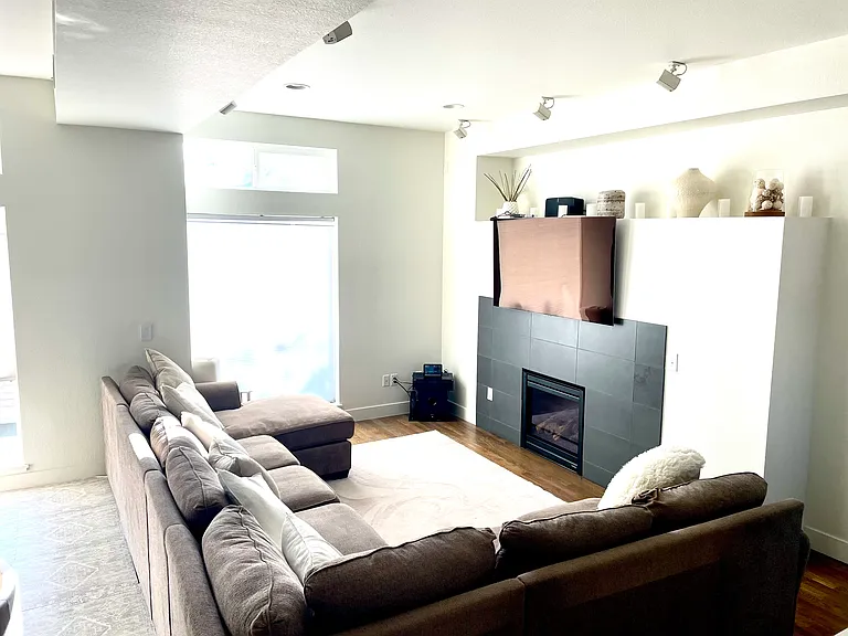 1733 Grove St #2 — Photo 22