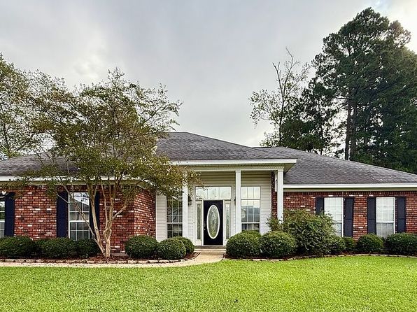 301 Pine Hills Dr