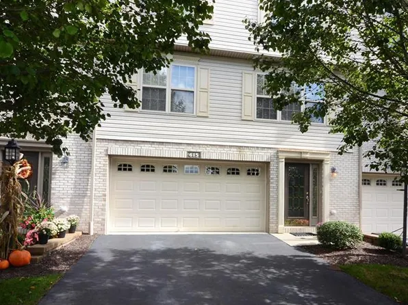 615 Hilton Cir, Oakdale, PA 15071