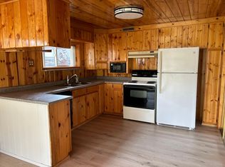 2368 Lampman Rd, Gold Hill, OR 97525