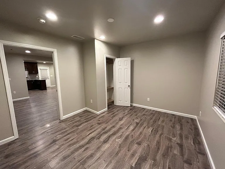 438 Santa Mariana Ave — Photo 7