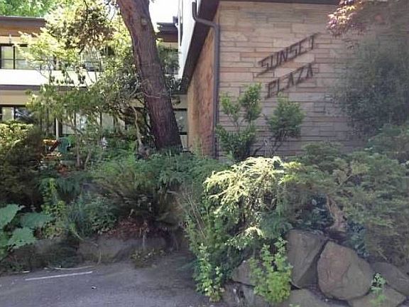 Sunset Plaza Apartments