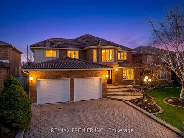 112 Bourbon St, Vaughan, ON L4L 6Y9