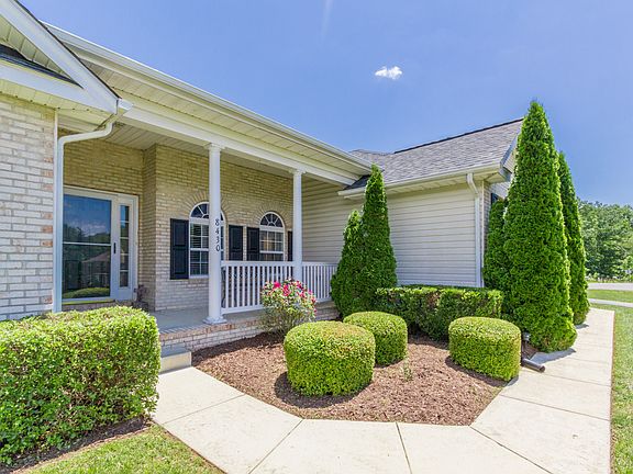 2nd image of 8430 Chambord Ct