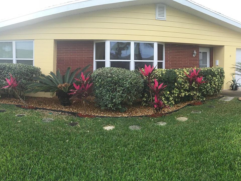 1st image of 6 Wisteria Dr