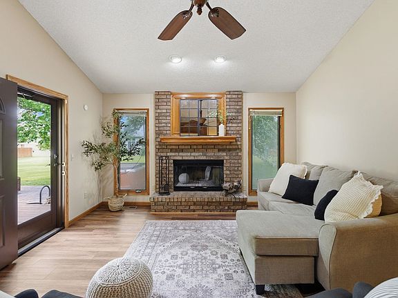 5th image of 319 N Bay Country Ct