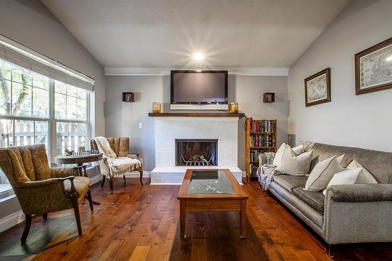 1st image of 553 Picketts Bend Ct