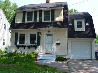 1319 S Van Buren St, Green Bay, WI 54301