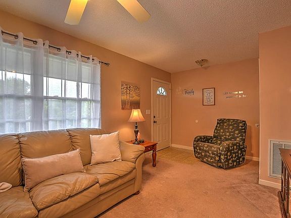 5th image of 109 Heritage Dr