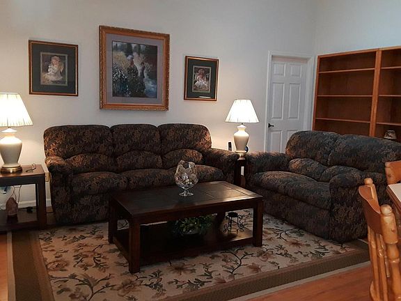 4th image of 1414 Royal Grove Ln