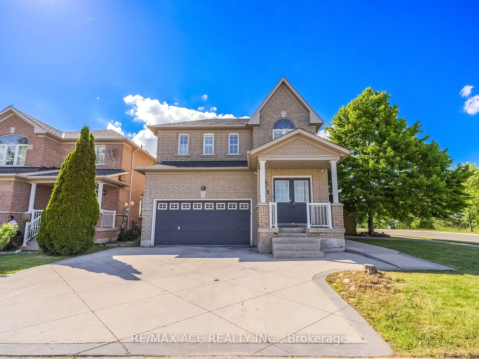 4 bed, $3,100 — Photo 1