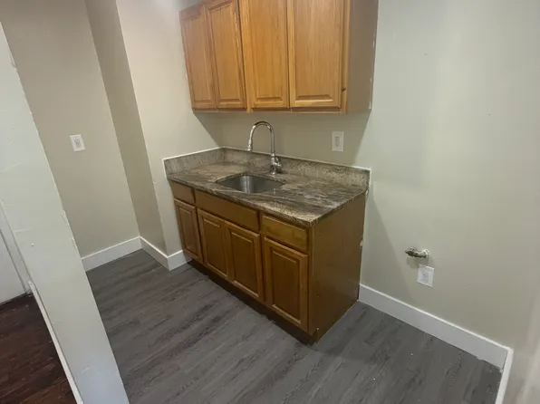 680 Beck Street image 1 of 6