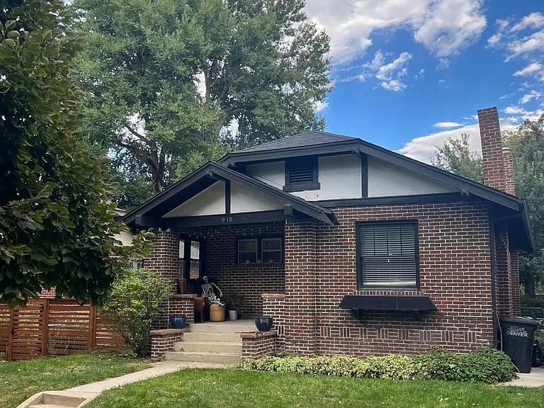910 Monroe St — Photo 1