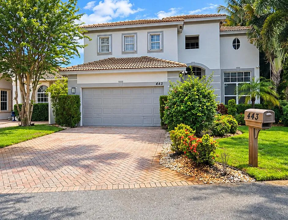 443 Pine Tree Ct