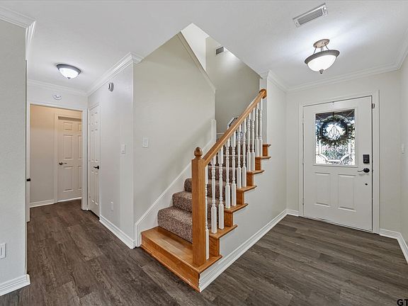 2nd image of 504 Susie St