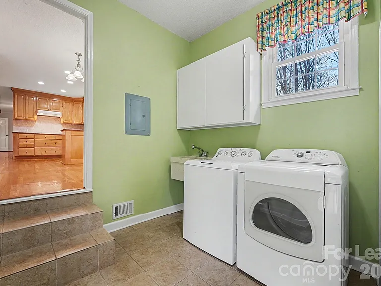 11002 Harrisburg Rd — Photo 15