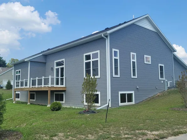 110 Edenview Dr, Eden, WI 53019