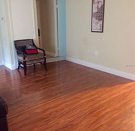 3rd image of 2021 Banyan St