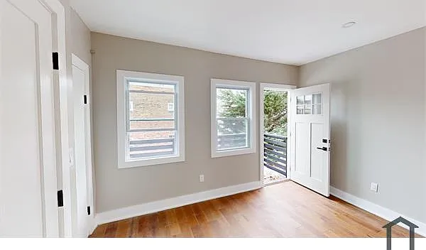 2 bed, 750 sqft, $2,213 — Photo 4