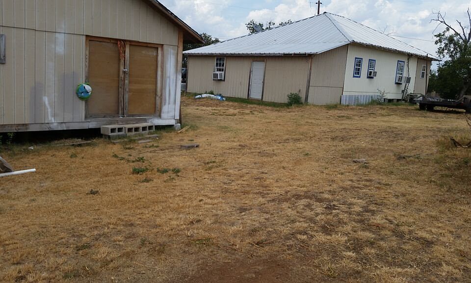 2nd image of 1401 Flag St