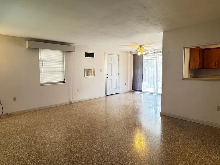 11947 Hale St — Photo 2