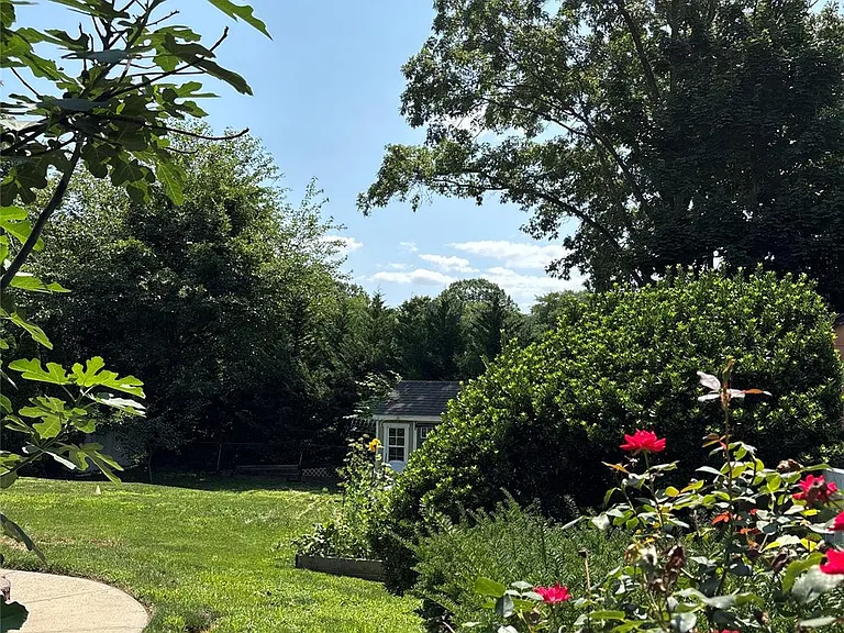 17 Alex Ln — Photo 8