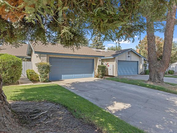 2nd image of 2417 S Meadowbrook Court