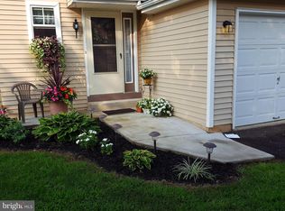 317 Laurel Dr, Royersford, PA 19468