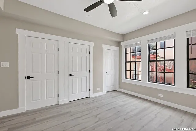 906 W Craig Pl — Photo 15