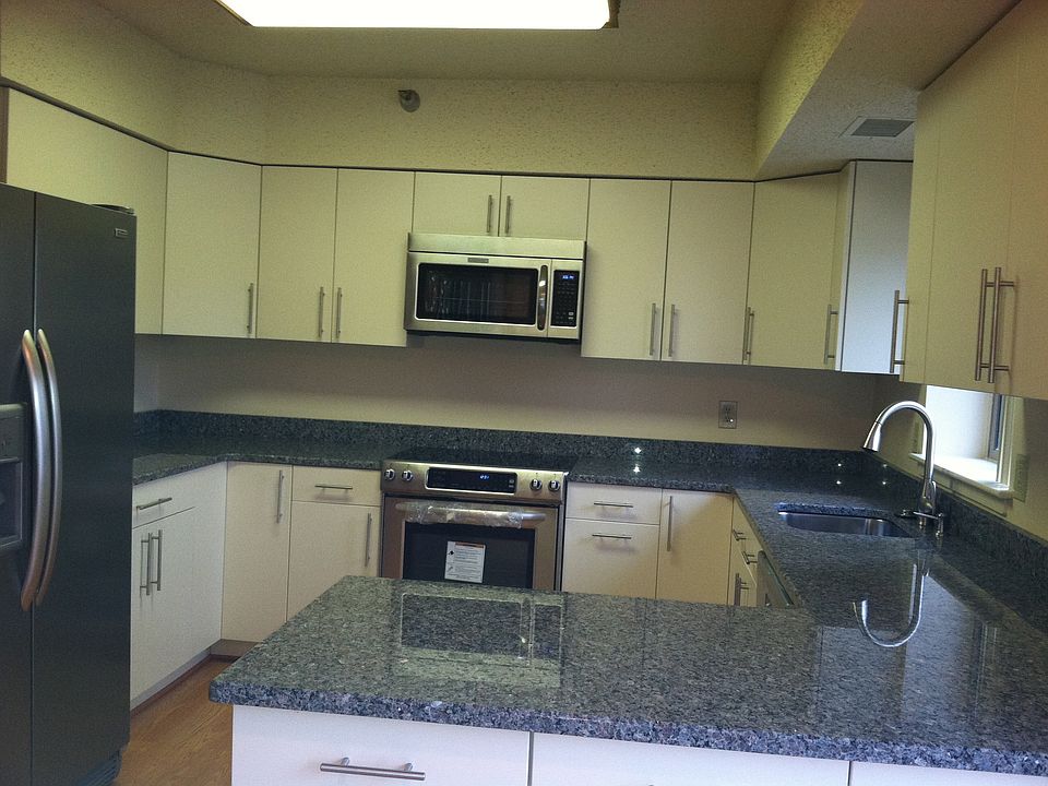 Newly Renovated Kitchen