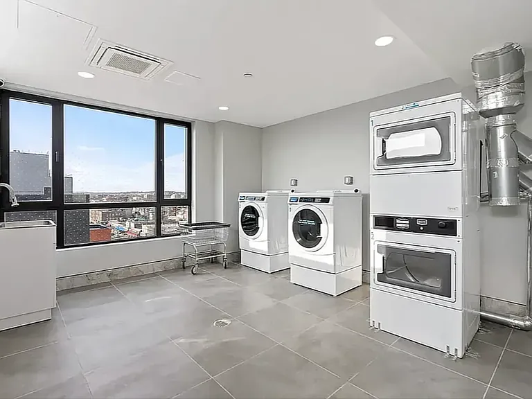 15002 Hillside Ave #508 — Photo 11