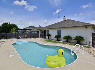 320 Gainer Dr, Hutto, TX 78634