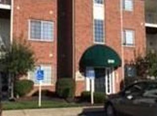 800 Hidden Ridge Ct APT 302, South Park, PA